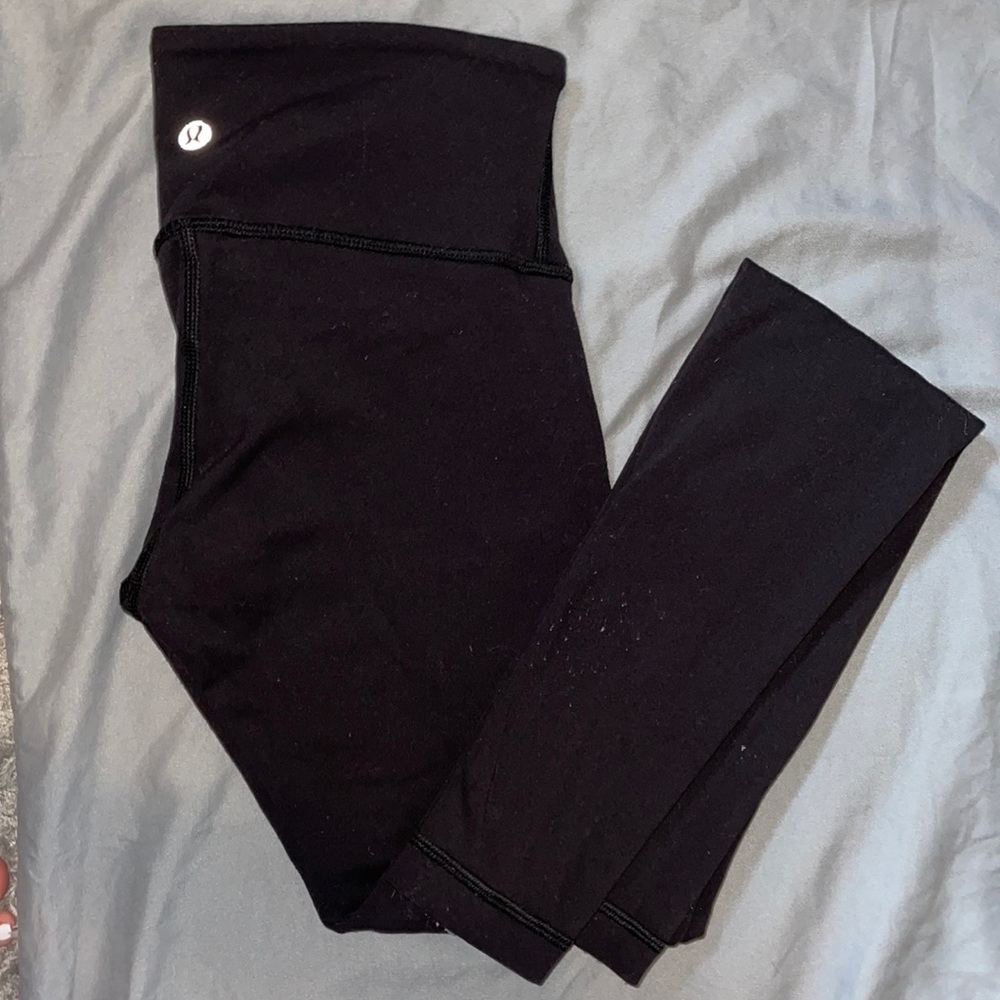 SIZE 2 BLACK LULULEMON LEGGINGS WITH FRONT POCKET
